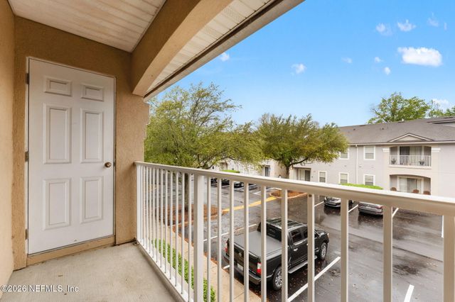 6111 MAGGIES Circle 109, Jacksonville, FL 32244