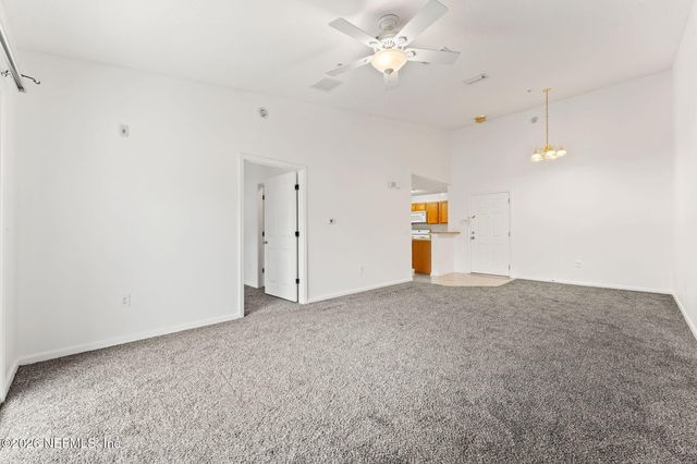 6111 MAGGIES Circle 109, Jacksonville, FL 32244