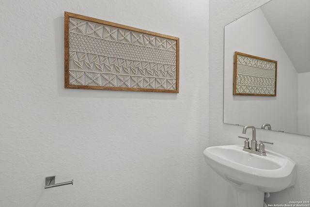 2534 Dry Moss Way, San Antonio, TX 78224