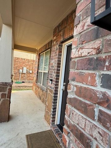 117 E Emory Fields DR, Hutto, TX 78634