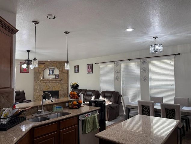 117 E Emory Fields DR, Hutto, TX 78634