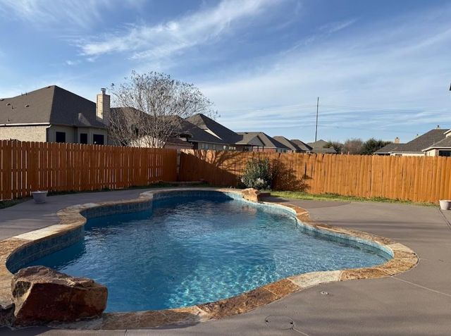 117 E Emory Fields DR, Hutto, TX 78634