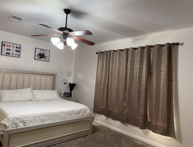 117 E Emory Fields DR, Hutto, TX 78634