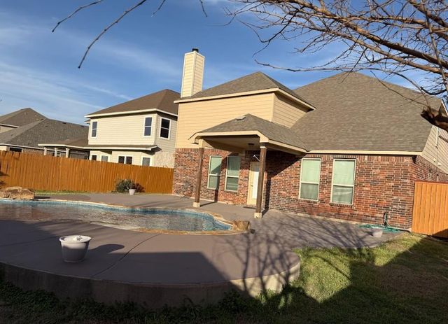 117 E Emory Fields DR, Hutto, TX 78634