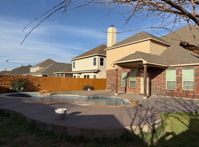 117 E Emory Fields DR, Hutto, TX 78634
