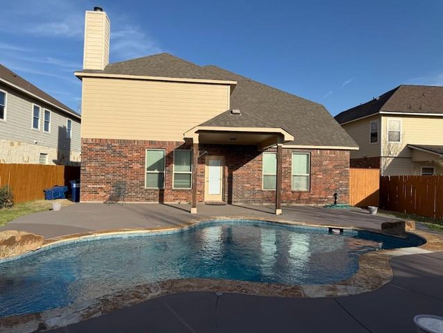 117 E Emory Fields DR, Hutto, TX 78634