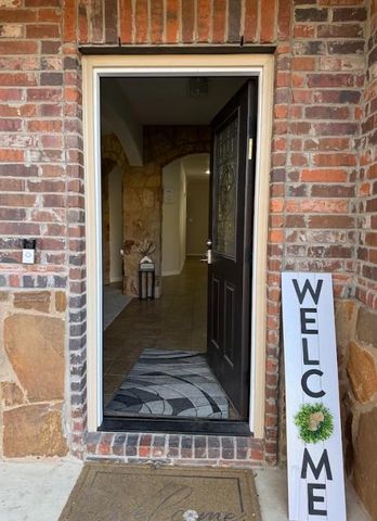 117 E Emory Fields DR, Hutto, TX 78634