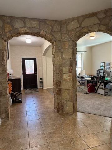 117 E Emory Fields DR, Hutto, TX 78634