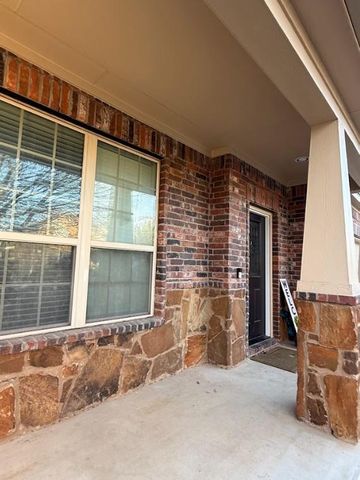117 E Emory Fields DR, Hutto, TX 78634