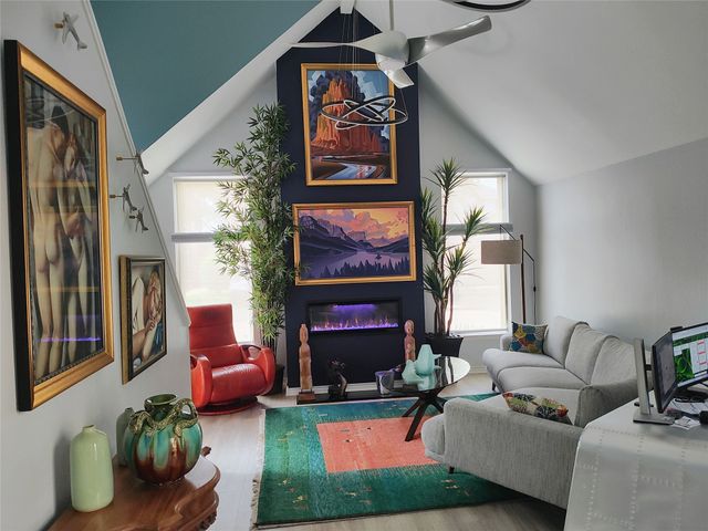 2955 S. Bend, Dallas, TX 75229