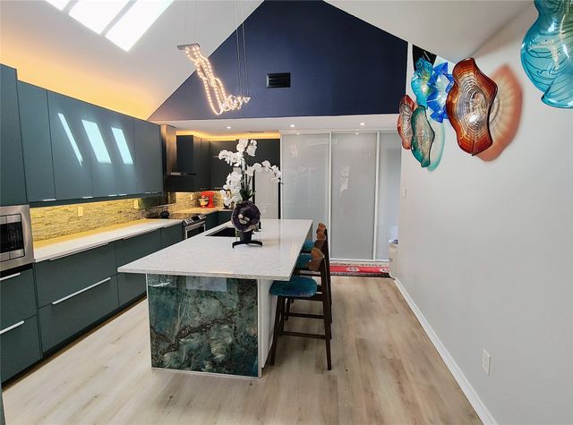 2955 S. Bend, Dallas, TX 75229