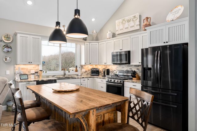 533 Highland Acres, Mountain City, TN 37683