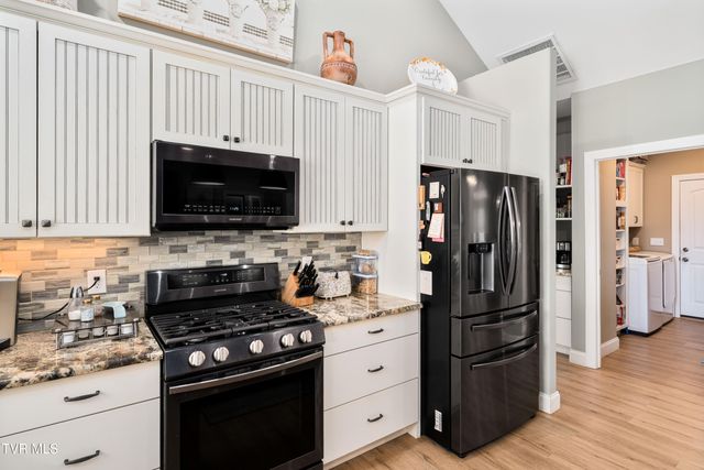 533 Highland Acres, Mountain City, TN 37683