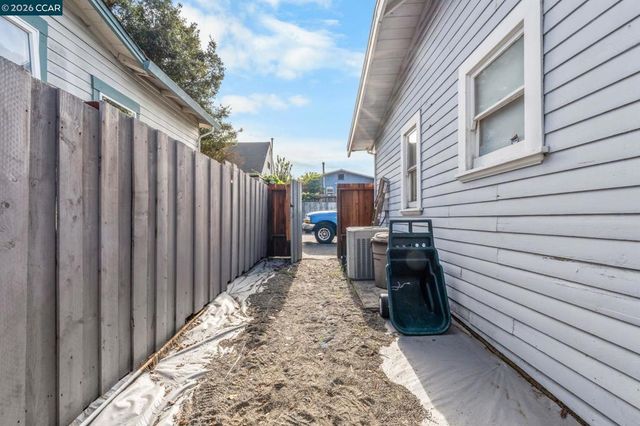 1308 Pine St, Martinez, CA 94553