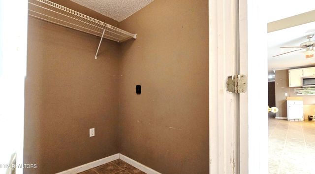 1035 Lakeside Rd, Madisonville, TN 37354