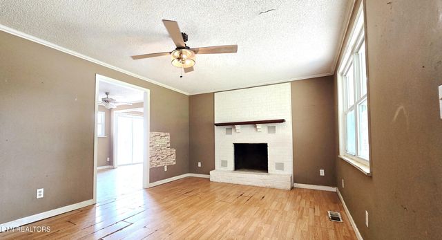 1035 Lakeside Rd, Madisonville, TN 37354