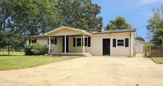 1035 Lakeside Rd, Madisonville, TN 37354