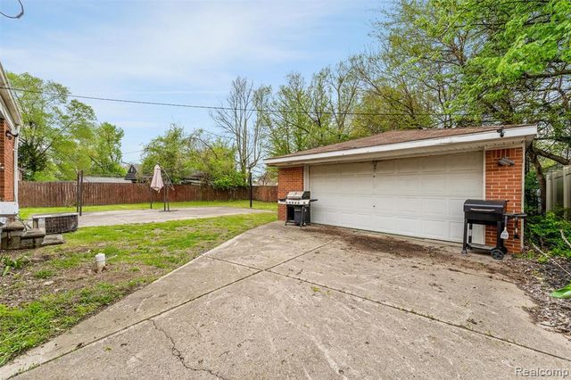 12051 Bramell, Redford, MI 48239
