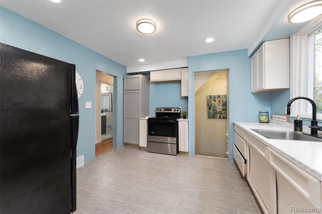 12051 Bramell, Redford, MI 48239