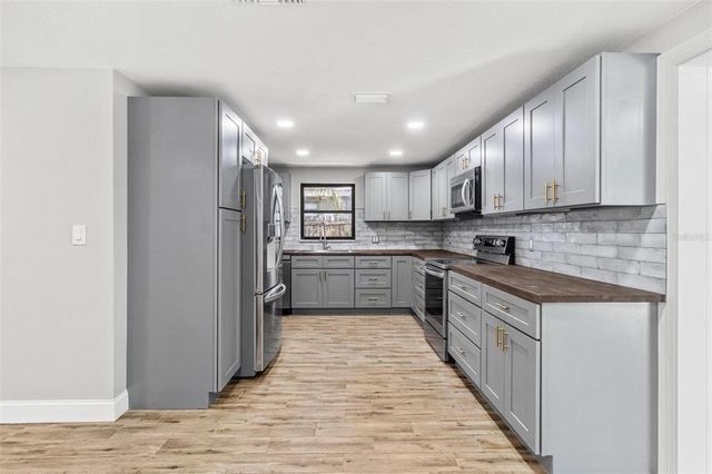8648 78TH PLACE, Seminole, FL 33777