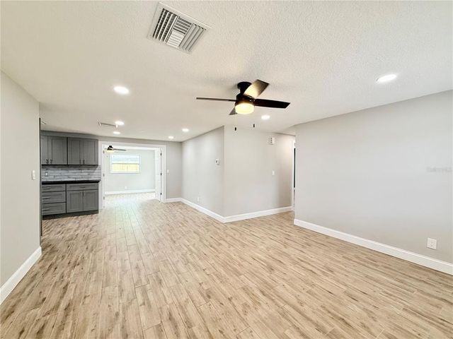 8648 78TH PLACE, Seminole, FL 33777