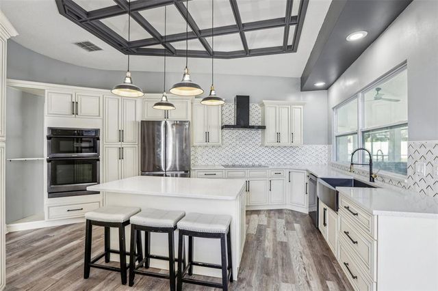 1010 EMERALD CREEK DRIVE, Valrico, FL 33596