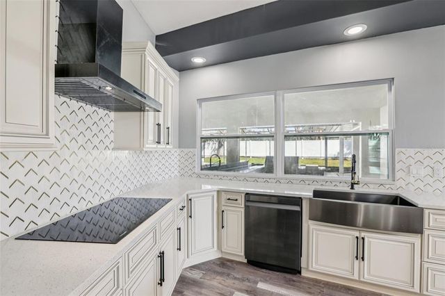 1010 EMERALD CREEK DRIVE, Valrico, FL 33596