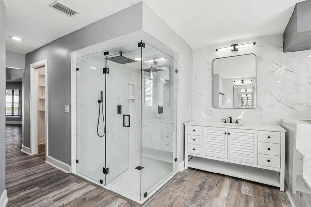 1010 EMERALD CREEK DRIVE, Valrico, FL 33596