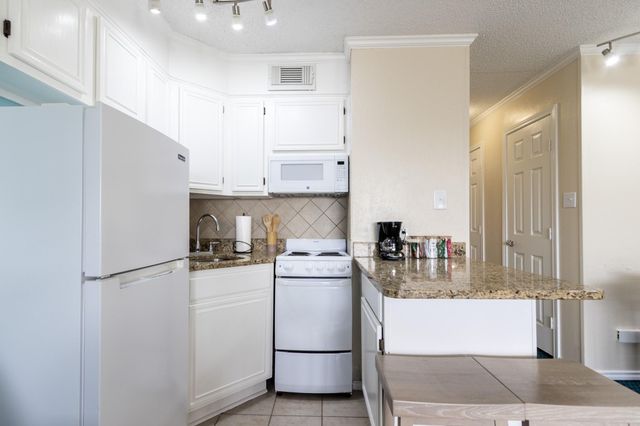 6102 Seawall Boulevard 286, Galveston, TX 77551