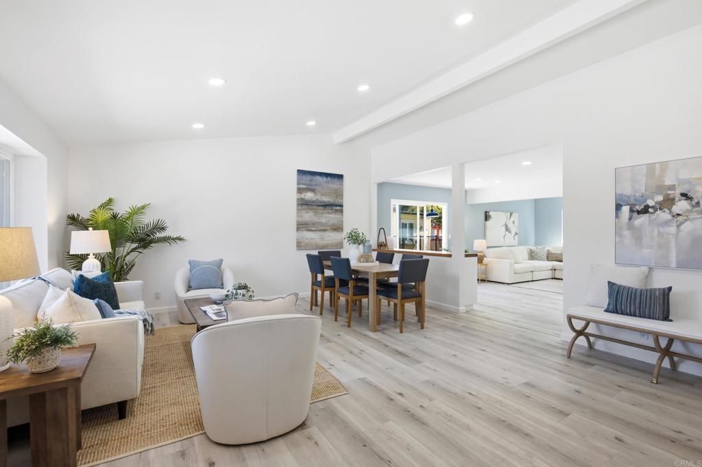 Image 10 of property listing at 207 Hickoryhill Drive, Encinitas, CA 92024