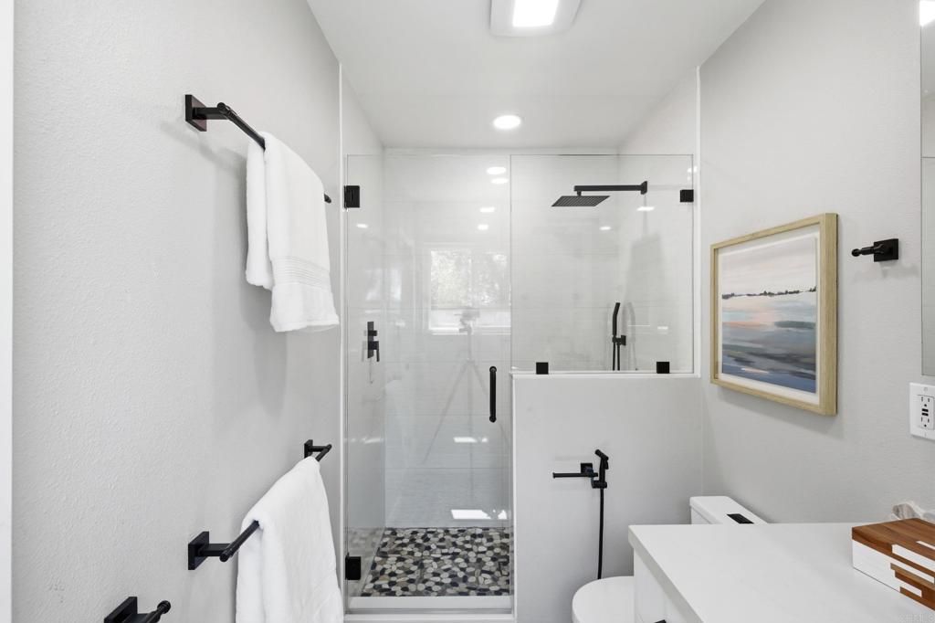 Image 19 of property listing at 207 Hickoryhill Drive, Encinitas, CA 92024