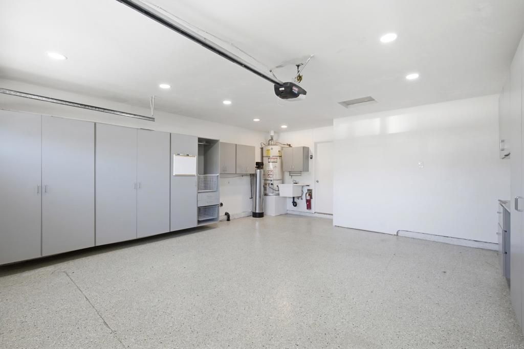 Image 24 of property listing at 207 Hickoryhill Drive, Encinitas, CA 92024