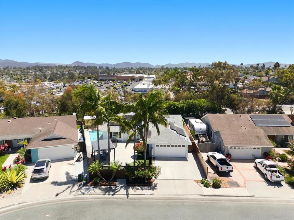 Image 31 of property listing at 207 Hickoryhill Drive, Encinitas, CA 92024