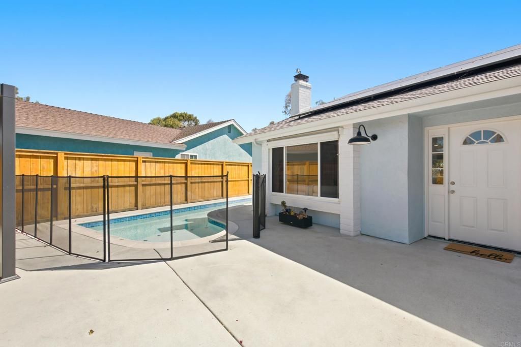Image 5 of property listing at 207 Hickoryhill Drive, Encinitas, CA 92024