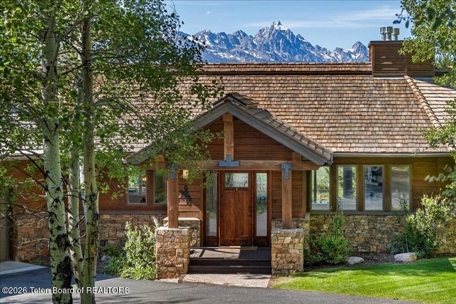 365 W CALLIOPE Drive, Jackson, WY 83001