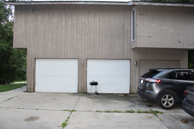 2164 E Gaisor Drive, Crete, IL 60417