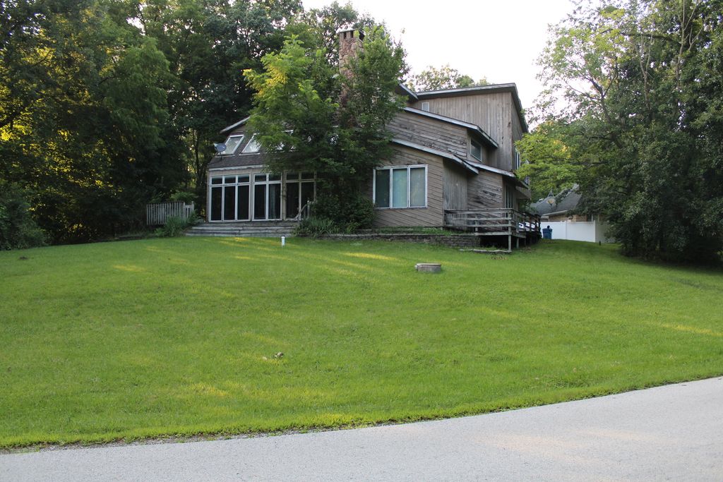 2164 E Gaisor Drive, Crete, IL 60417