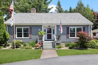 43 Edgewater Dr, Blackstone, MA 01504