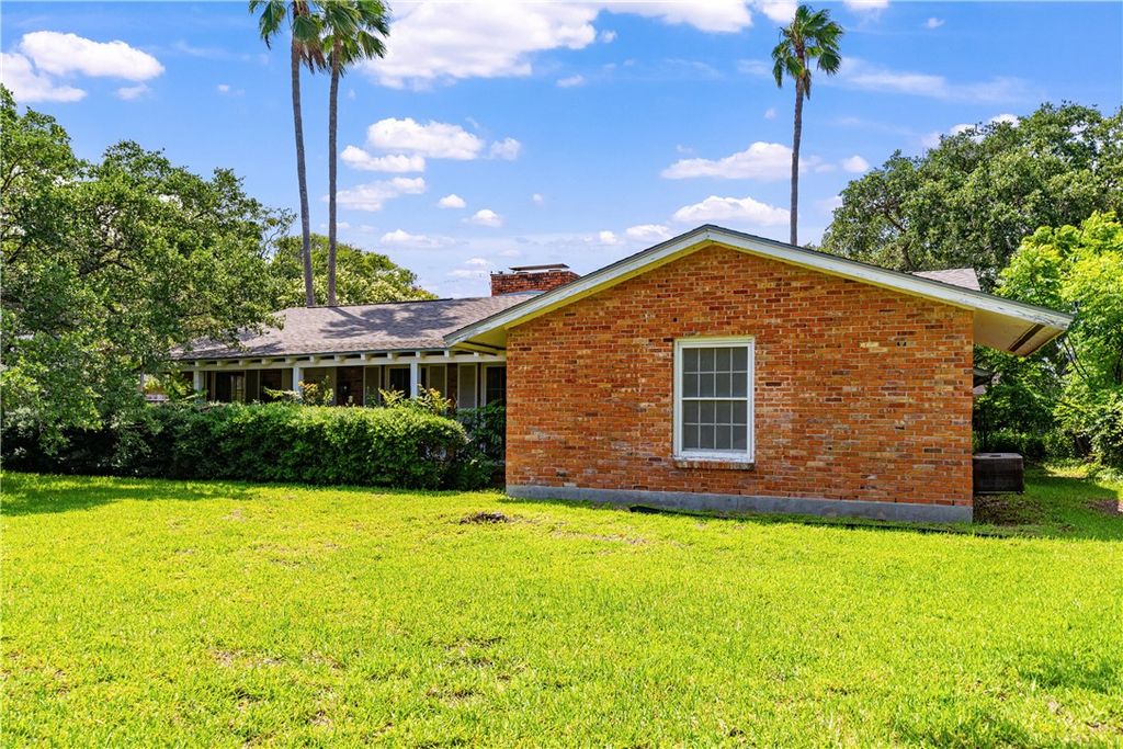 218 Mitchell St, Corpus Christi, TX 78411 — exterior