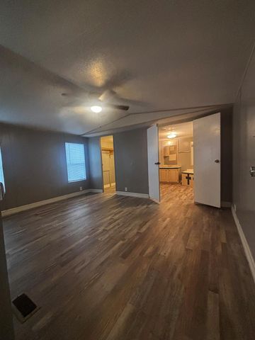 7684 S Sh 75 44, Huntsville, TX 77340