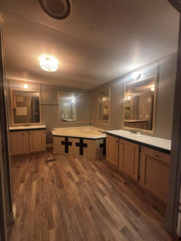 7684 S Sh 75 44, Huntsville, TX 77340