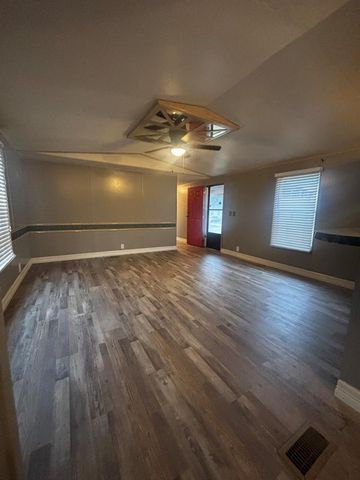 7684 S Sh 75 44, Huntsville, TX 77340