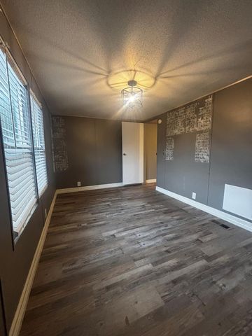 7684 S Sh 75 44, Huntsville, TX 77340