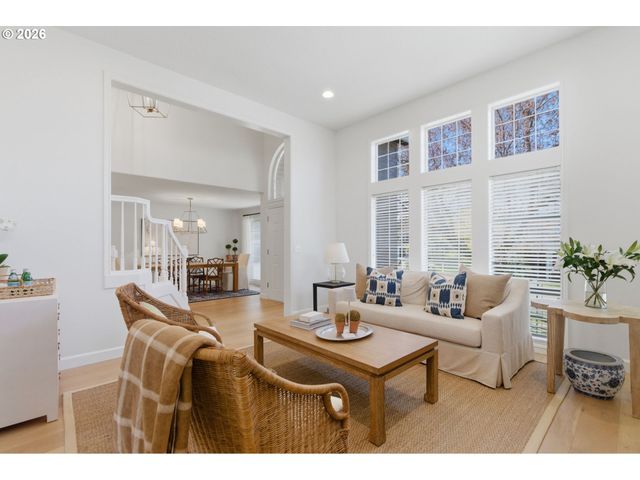 19724 BENNINGTON Ct, West Linn, OR 97068