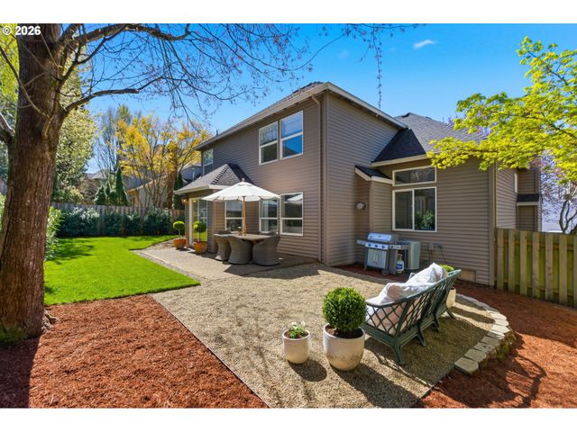 19724 BENNINGTON Ct, West Linn, OR 97068