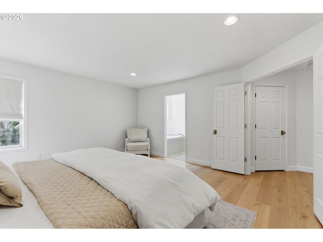 19724 BENNINGTON Ct, West Linn, OR 97068