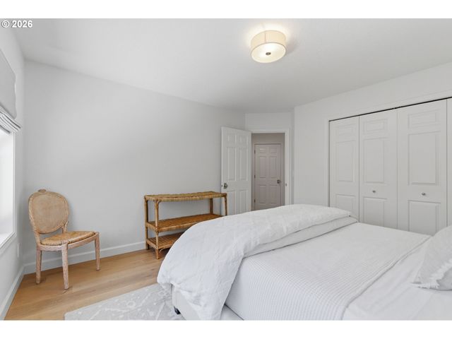 19724 BENNINGTON Ct, West Linn, OR 97068