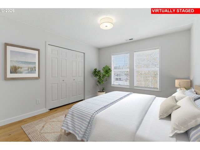 19724 BENNINGTON Ct, West Linn, OR 97068