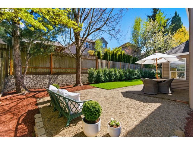 19724 BENNINGTON Ct, West Linn, OR 97068