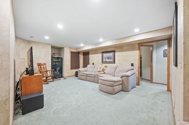 2408 N Stoneybrook St, Wichita, KS 67226